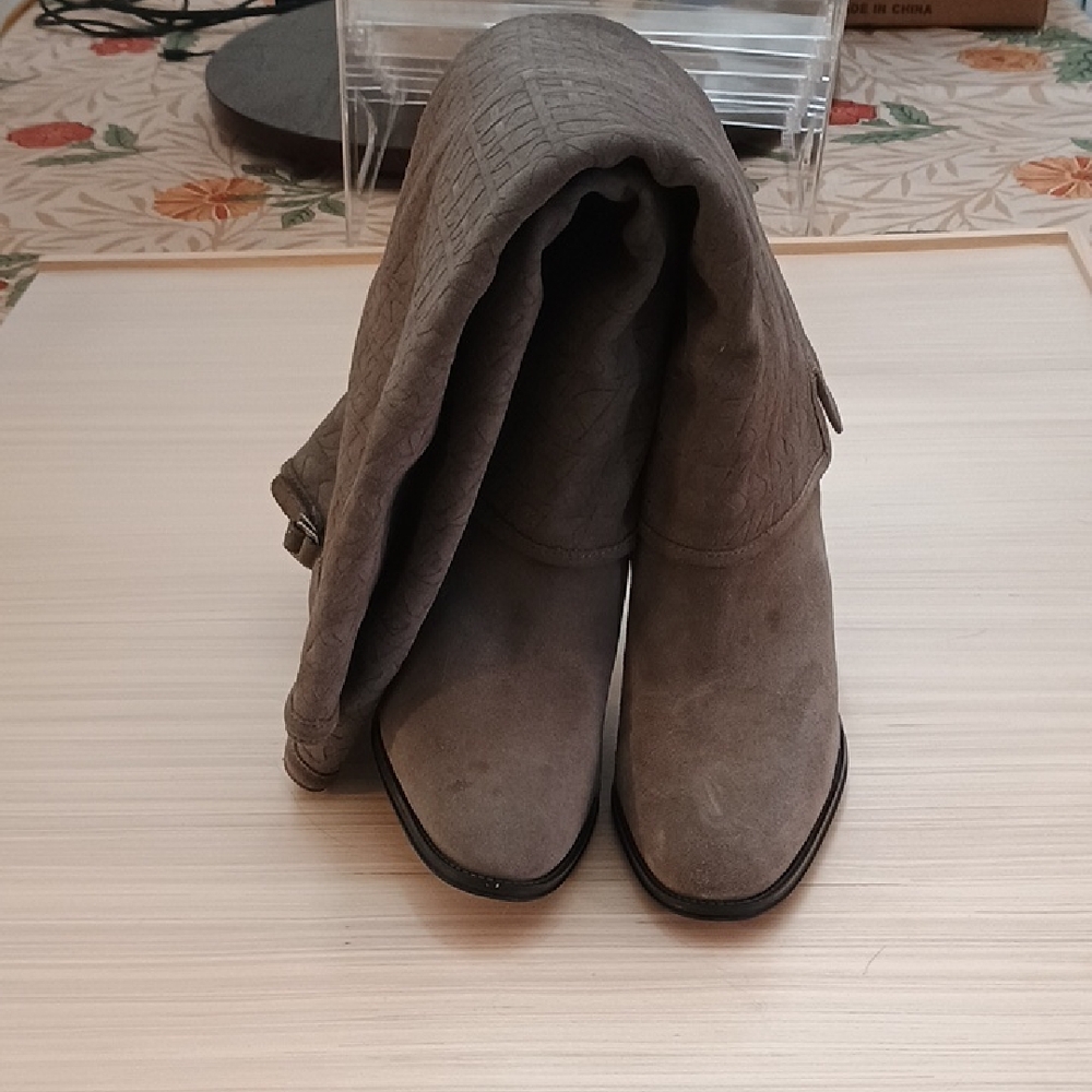Women's Gray Heeled Boots